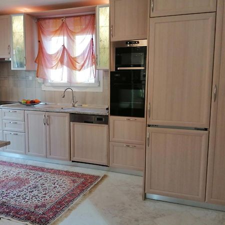Prime Luxury Villa Beach Front Vrasná Екстериор снимка
